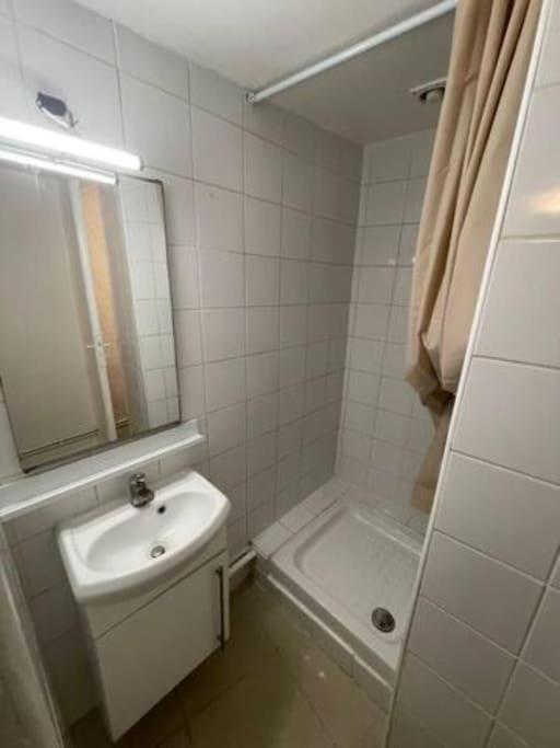 Grand - Montmartre - Republique - Anvers - 6 Pers Appartement Parijs